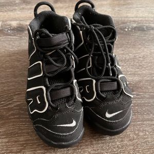 Nike uptempo boys